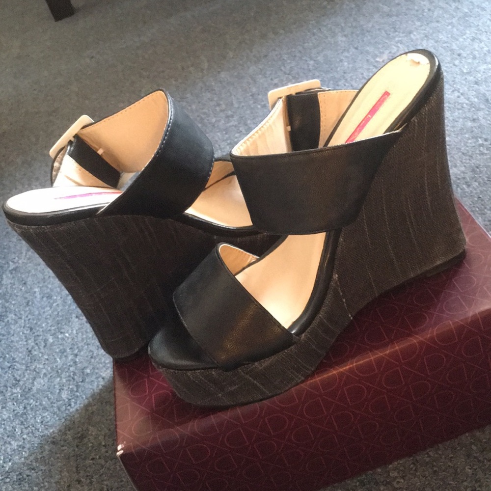 C Label Wedges 👡